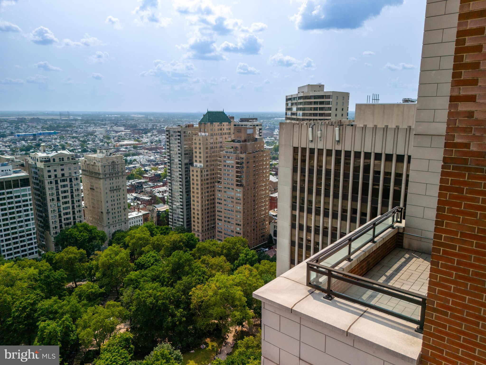 130 South 18th Street, Unit 2803 Philadelphia, PA 19103 - Photo 19 of 32 a view of a buildings