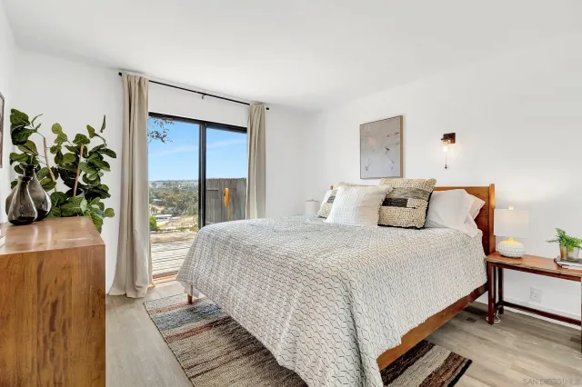 $2,695,000 | 3854-56 Via Del Mar, San Diego, CA 92130