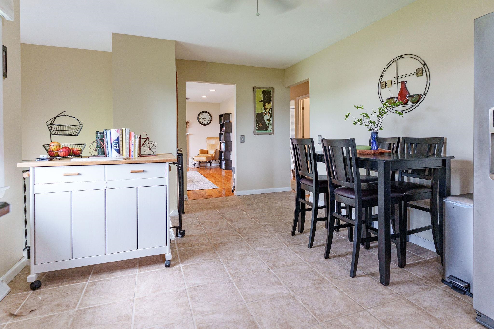 2515 Mountain View Road Williston, VT 05495 - Photo 8 of 34