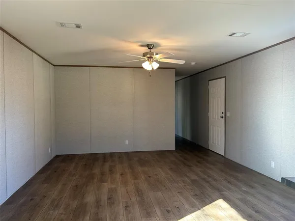 $1,700 | 7699 Peden Road, Azle, TX 76020