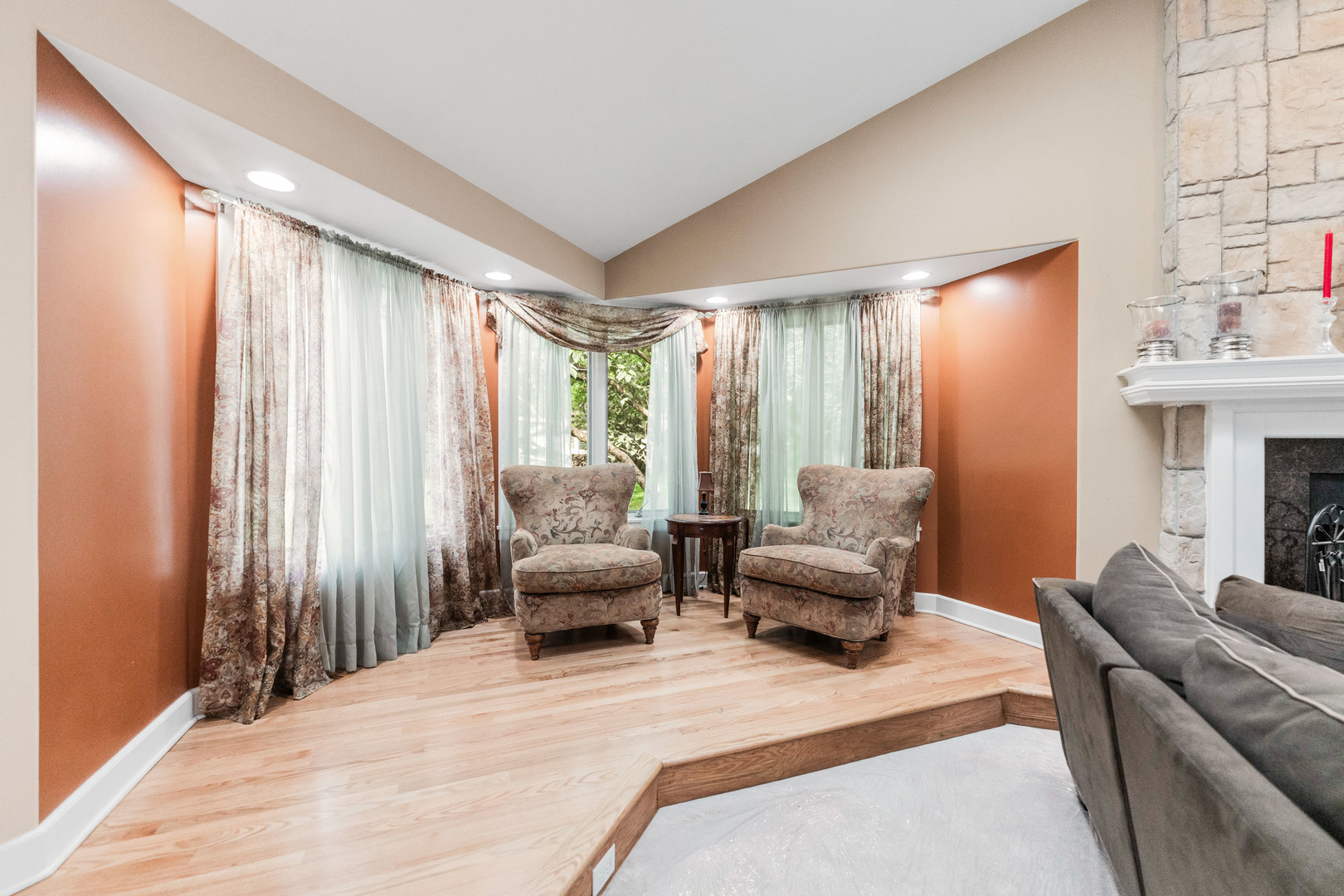 23W620 Walnut Street Roselle, IL 60172 - Photo 20 of 71 a bedroom with furniture and a large window