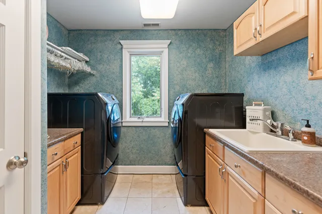 $599,000 | 23W620 Walnut Street, Roselle, IL 60172