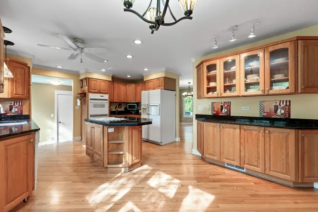 $599,000 | 23W620 Walnut Street, Roselle, IL 60172