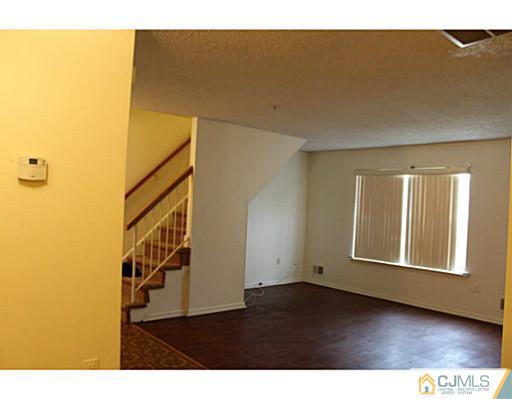 113 Inverness Drive Edison, NJ 08820 - Photo 3 of 16 Gallery Image 3