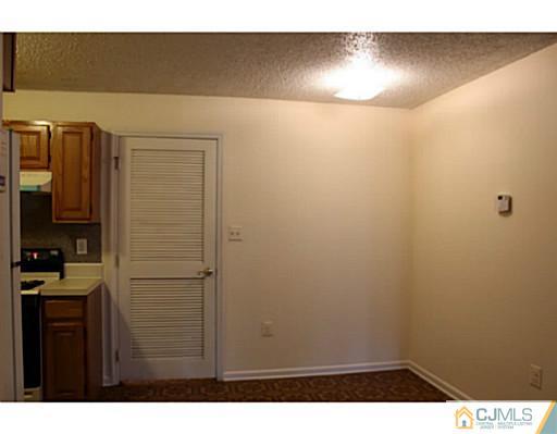 113 Inverness Drive Edison, NJ 08820 - Photo 4 of 16 Gallery Image 4