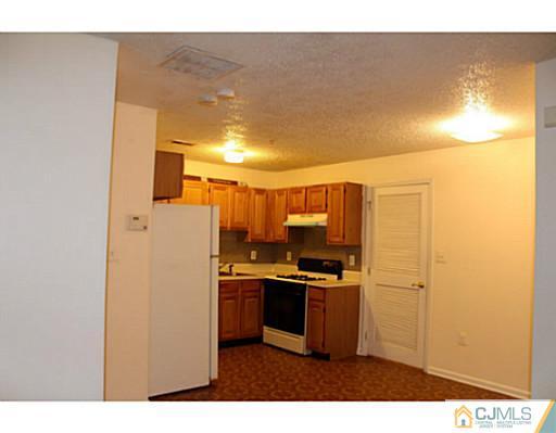 113 Inverness Drive Edison, NJ 08820 - Photo 6 of 16 Gallery Image 6