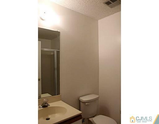 113 Inverness Drive Edison, NJ 08820 - Photo 8 of 16 Gallery Image 8