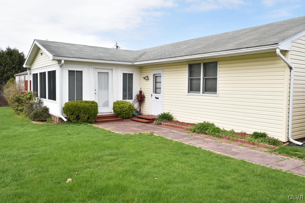 3858 Carter Road Bethlehem, PA 18020 - Photo 5 of 30 Gallery Image 5