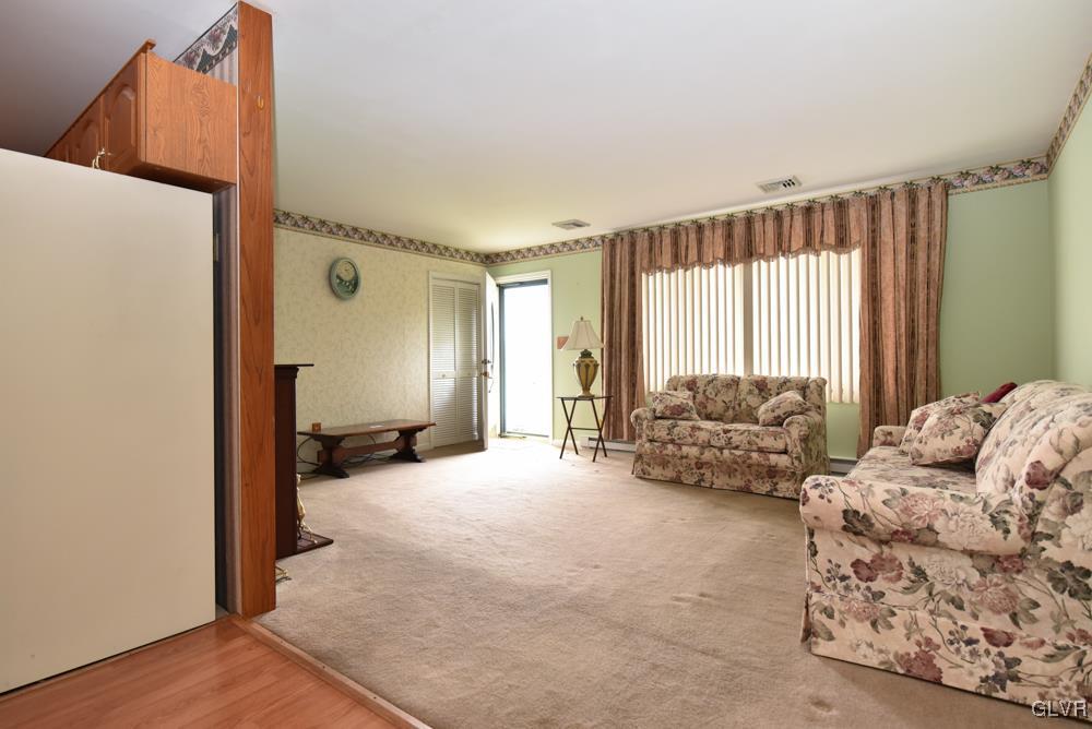 3858 Carter Road Bethlehem, PA 18020 - Photo 7 of 30 Gallery Image 7