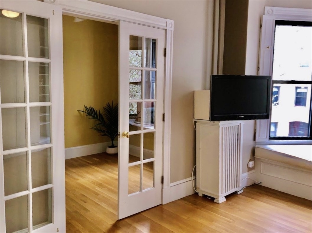 40 St Botolph Street, Unit 22 Boston, MA 02116 - Photo 10 of 25