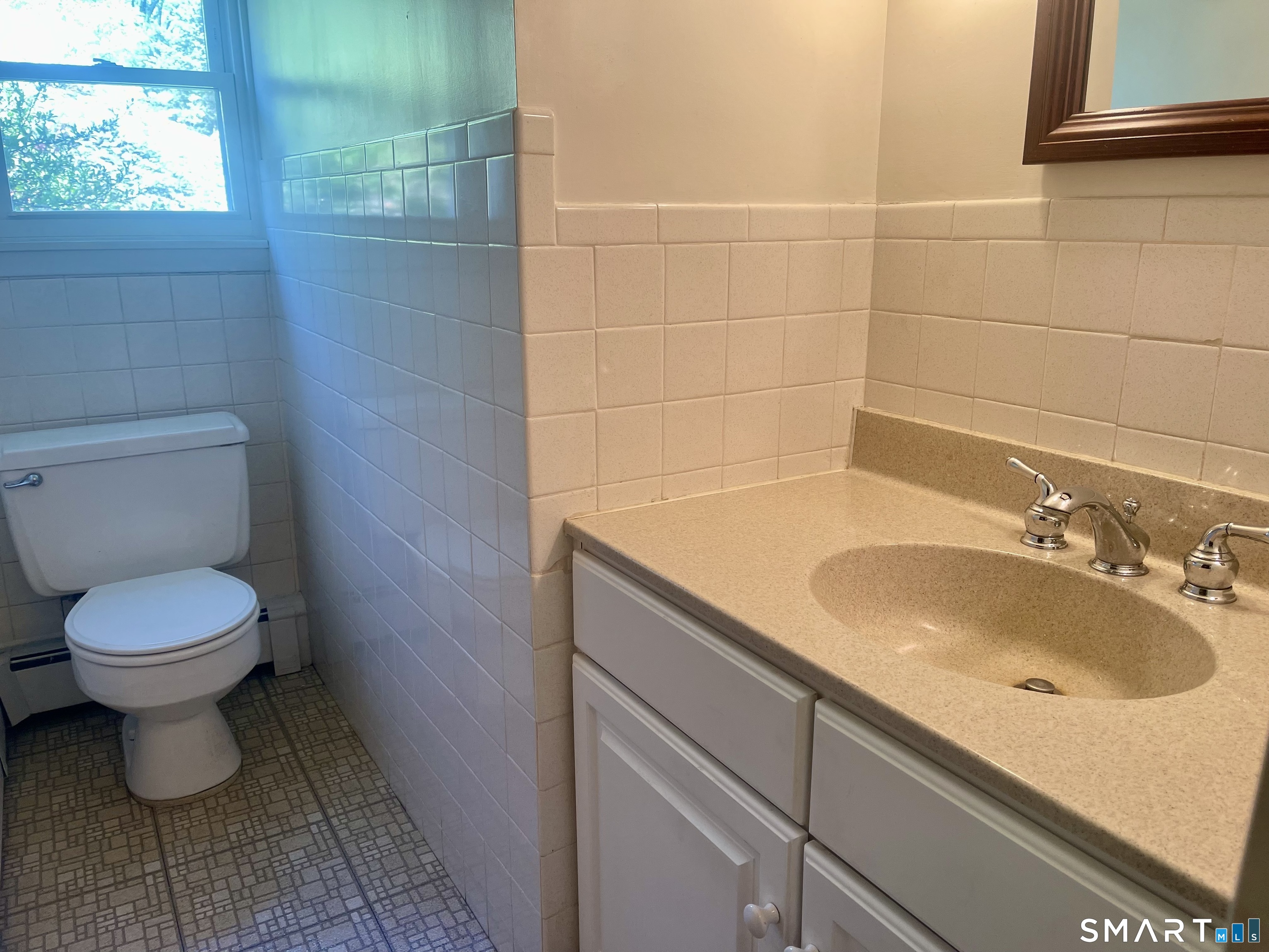 9 Apple Lane Redding, CT 06896 - Photo 9 of 39 Downstairs full bathroom