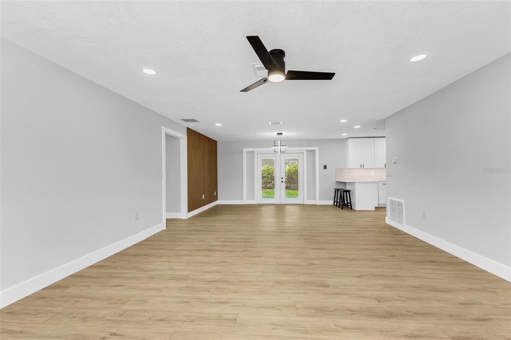 855 Morningside Road Venice, FL 34293 - Photo 7 of 41