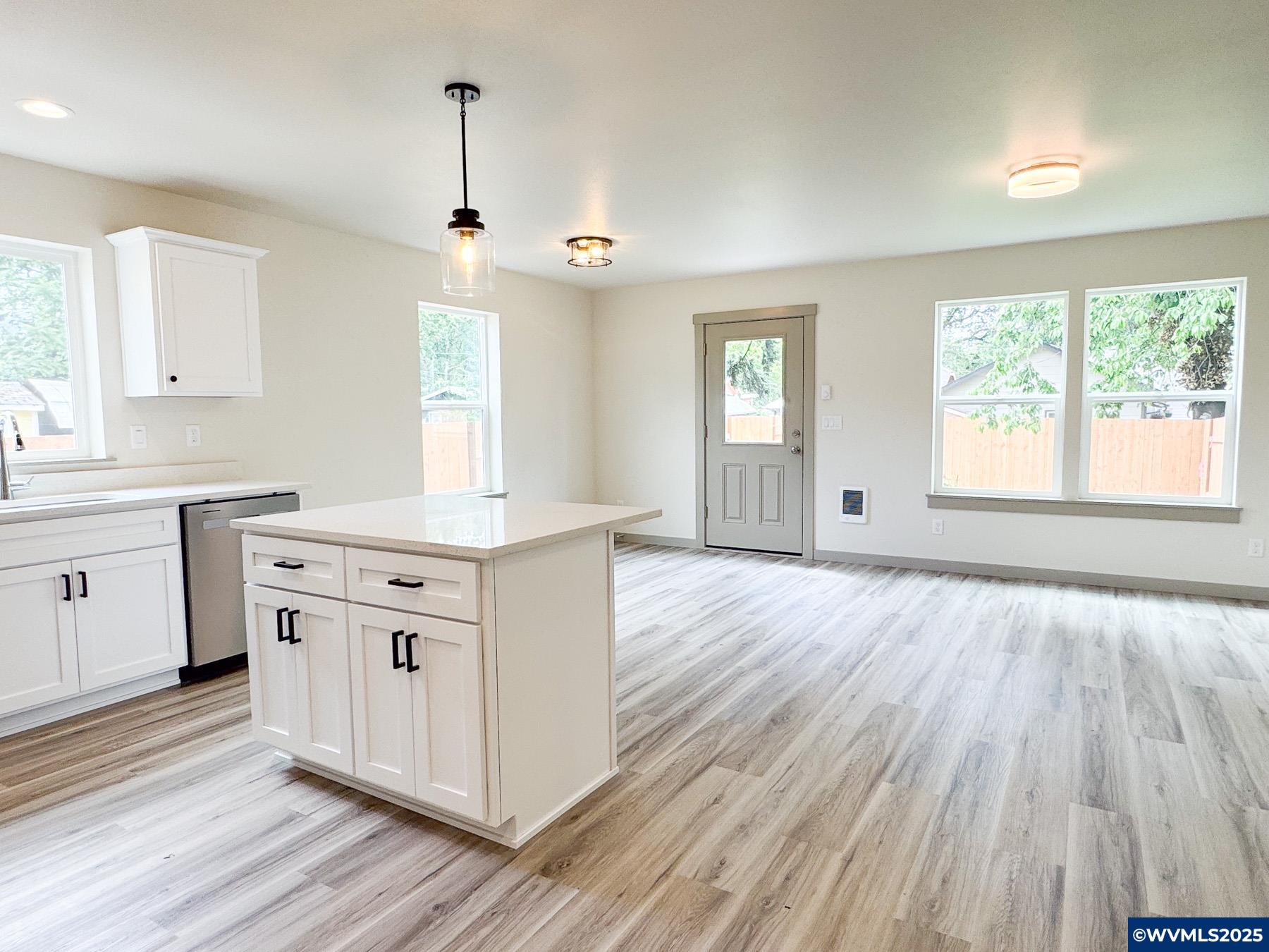 2262 Simpson Street Southeast Salem, OR 97301 - Photo 6 of 21