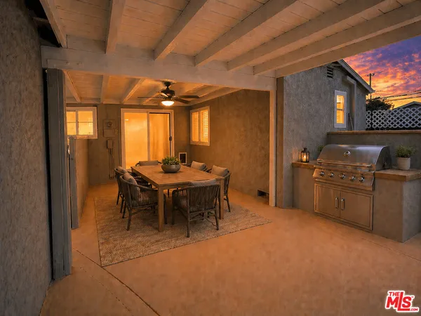 $5,200 | 17345 Hamlin Street, Lake Balboa, CA 91406