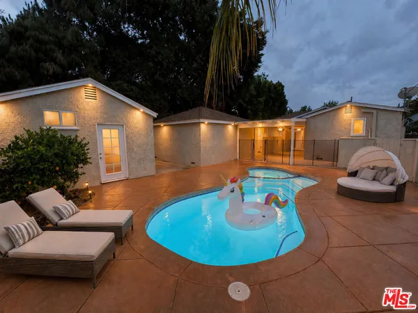 $5,200 | 17345 Hamlin Street, Lake Balboa, CA 91406