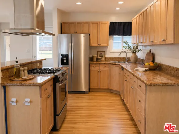 $5,200 | 17345 Hamlin Street, Lake Balboa, CA 91406