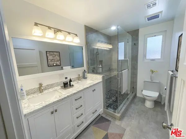 $5,200 | 17345 Hamlin Street, Lake Balboa, CA 91406