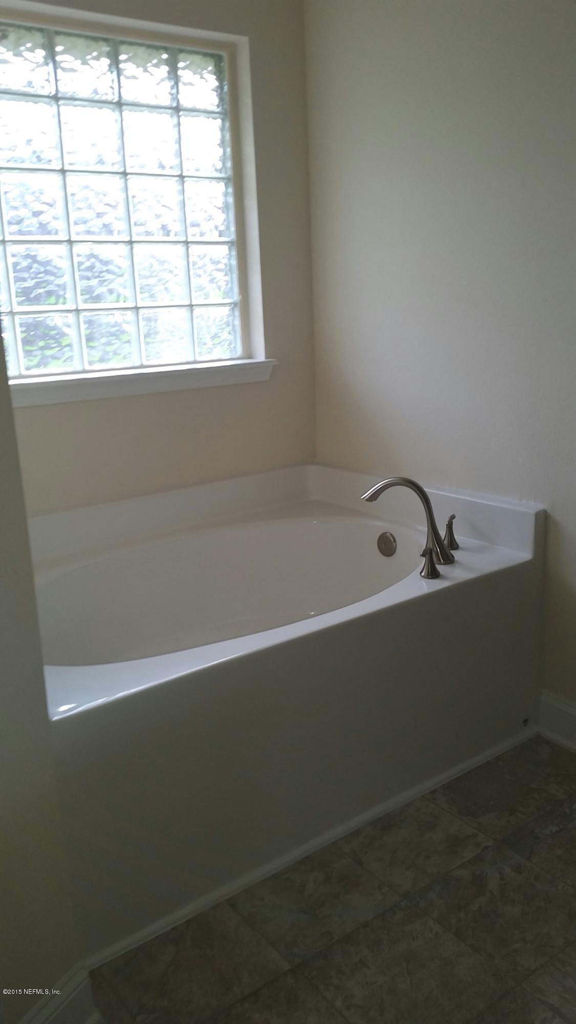 3016 Longleaf Ranch Circle Middleburg, FL 32068 - Photo 10 of 18 2169 master bath #3