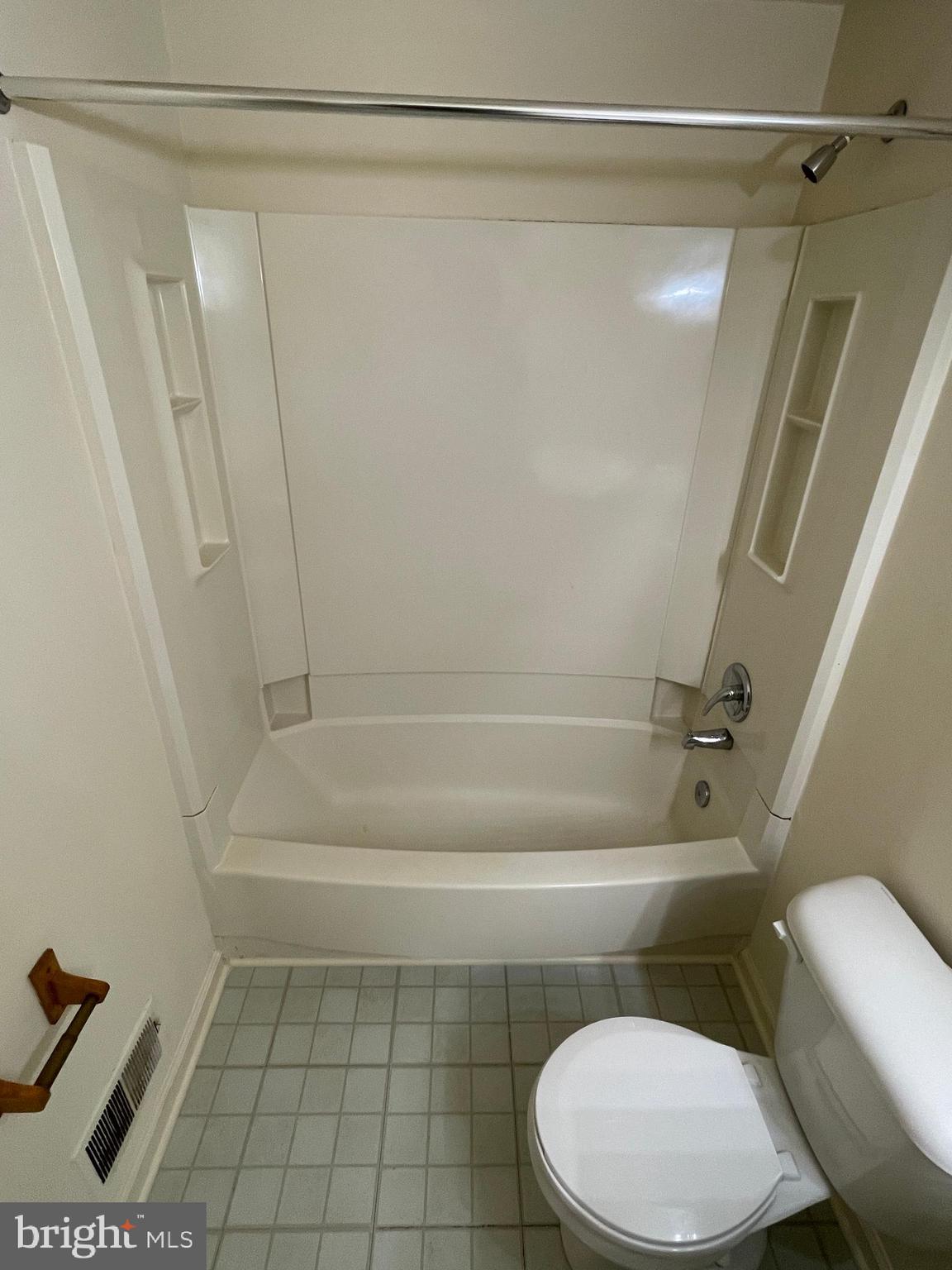 8916 Footed Ridge Columbia, MD 21045 - Photo 23 of 38 Bathroom