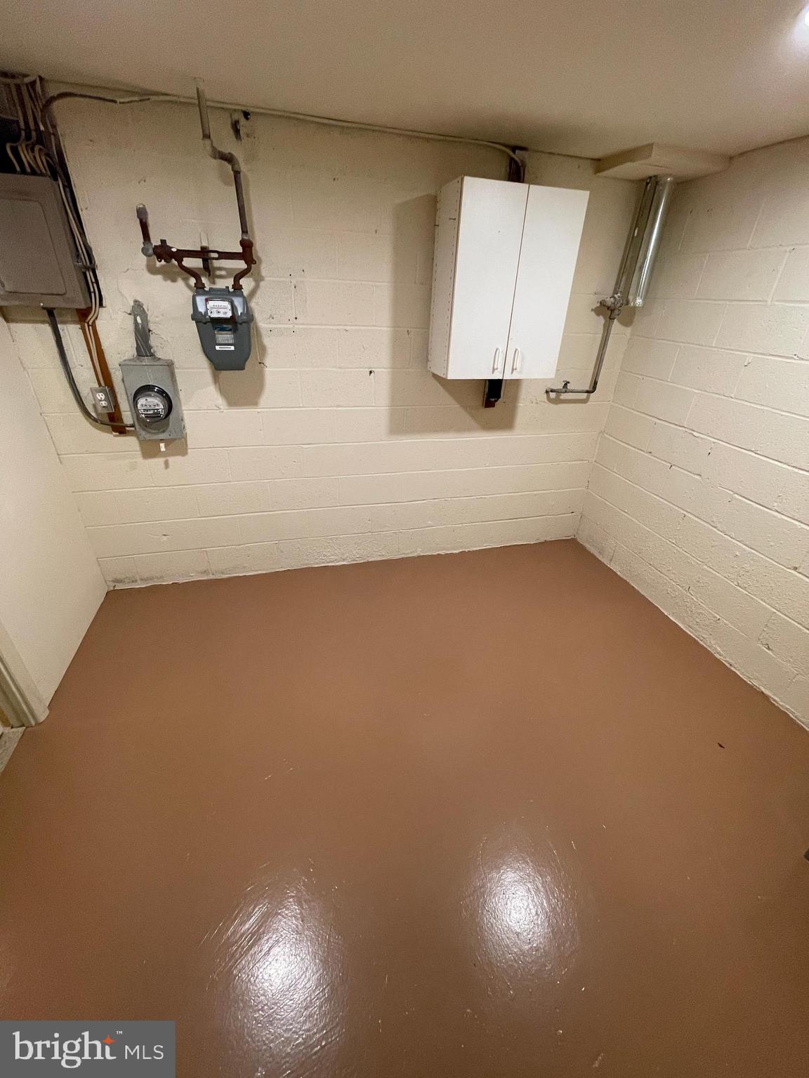 8916 Footed Ridge Columbia, MD 21045 - Photo 29 of 38 Laundry room