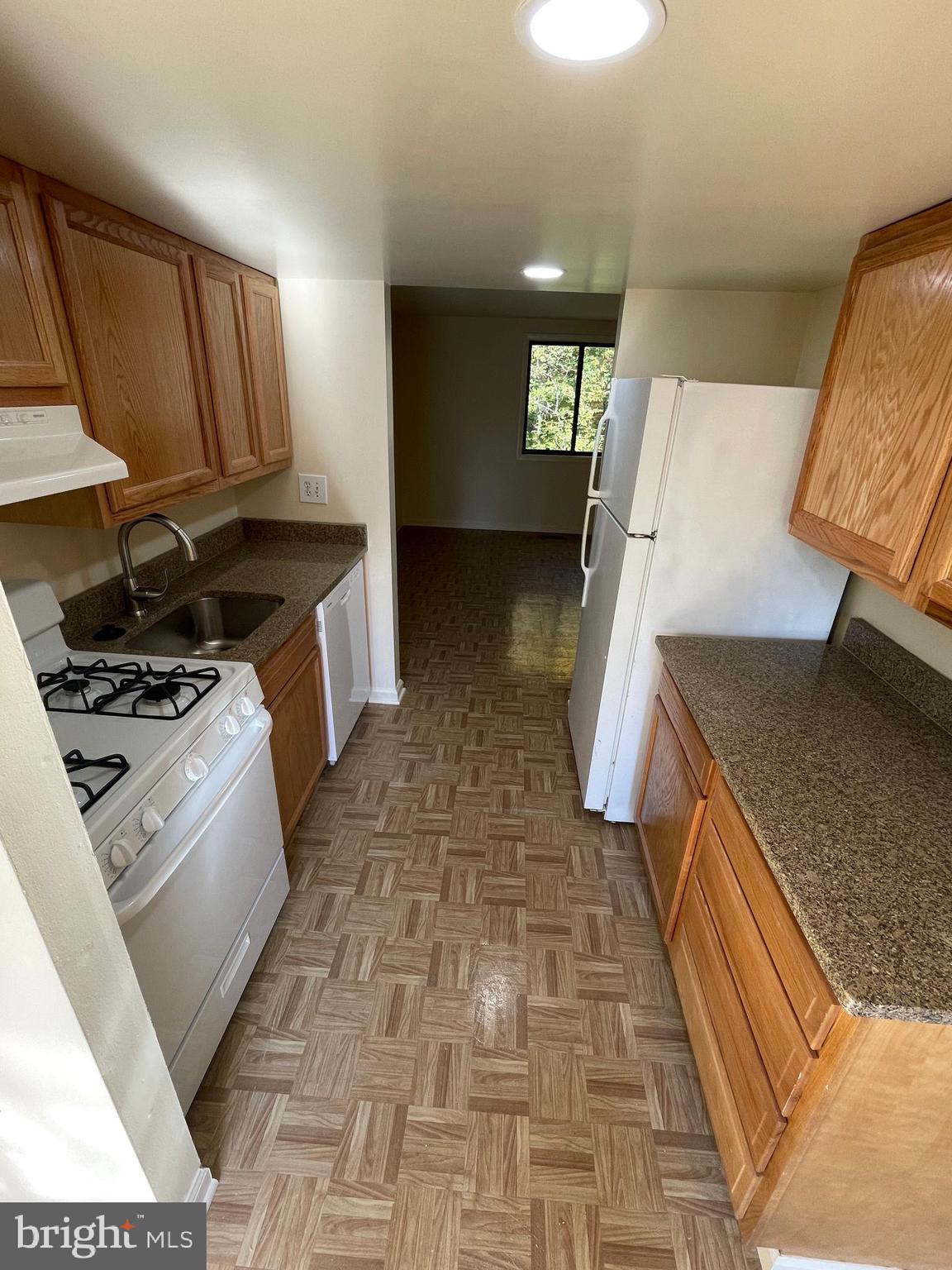 8916 Footed Ridge Columbia, MD 21045 - Photo 6 of 38 Kitchen