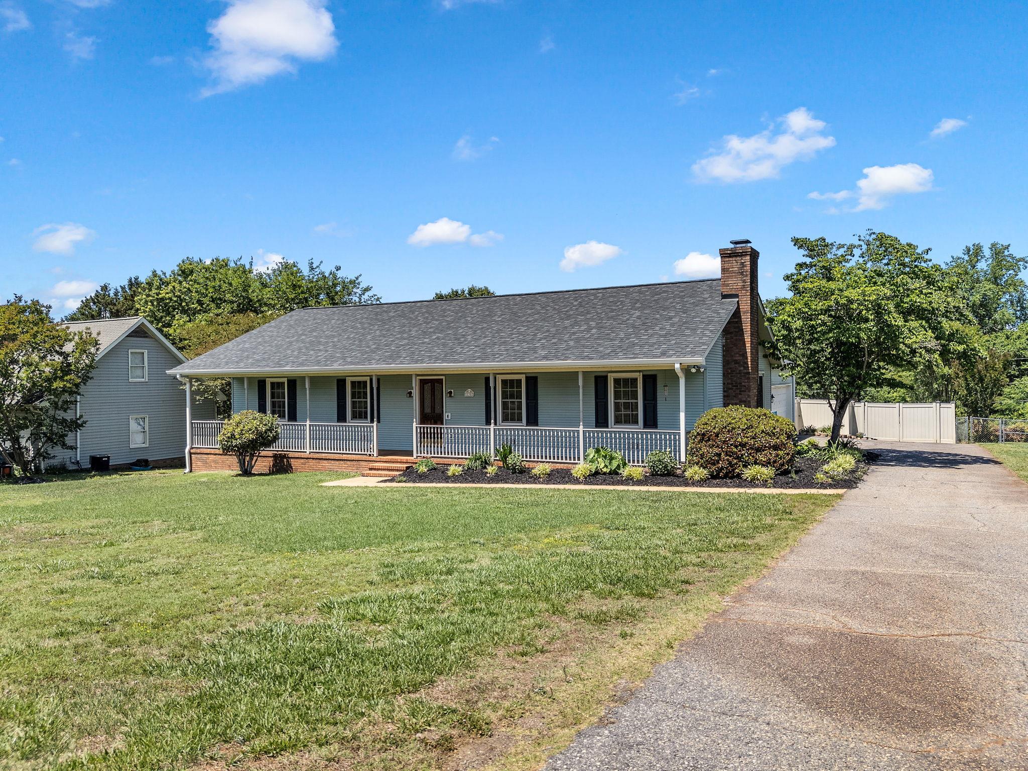 138 Parris Ridge Drive Boiling Springs, SC 29316 - Photo 2 of 37