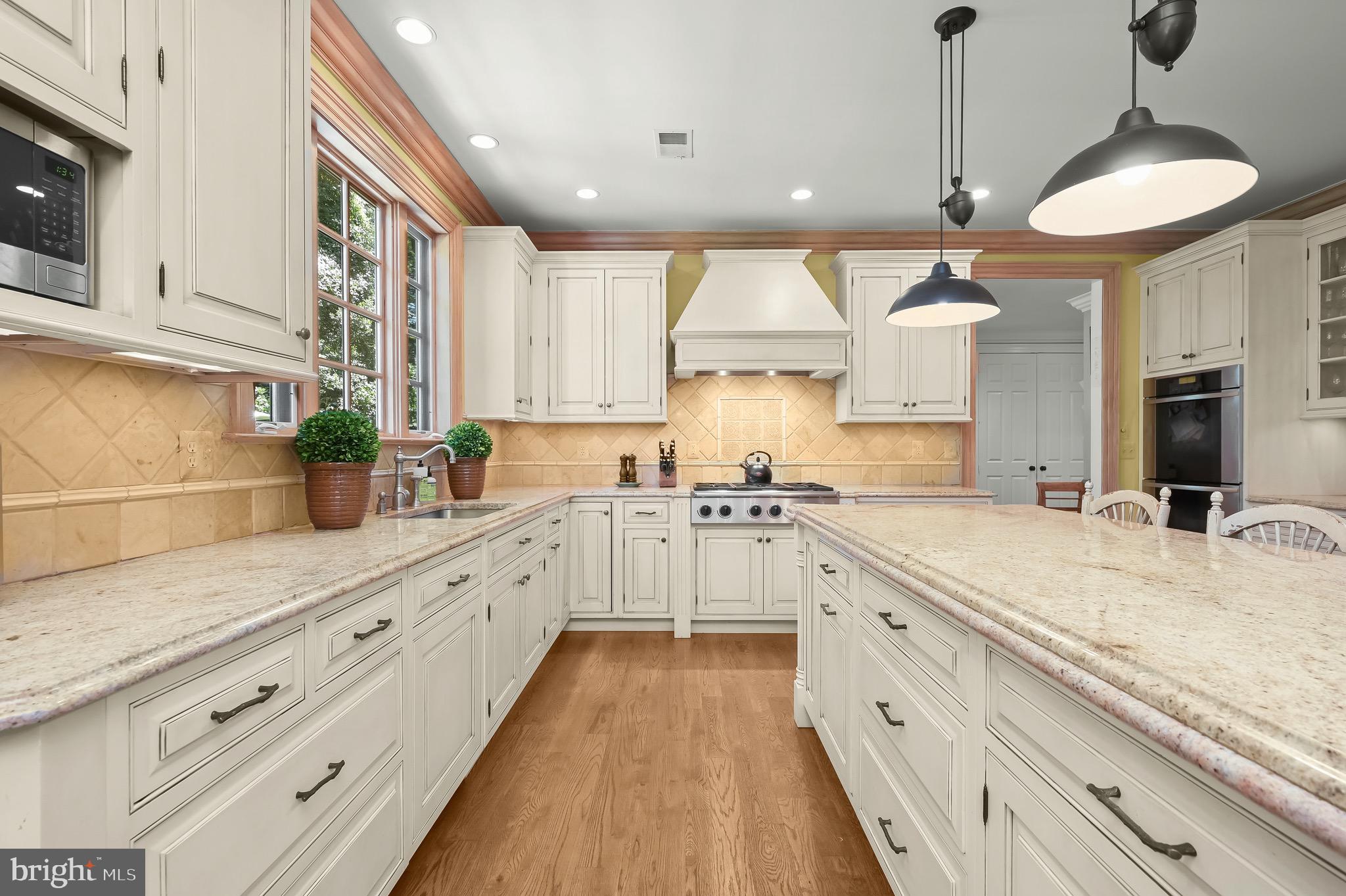 6939 Greentree Road Bethesda, MD 20817 - Photo 14 of 54 Chef's Kitchen