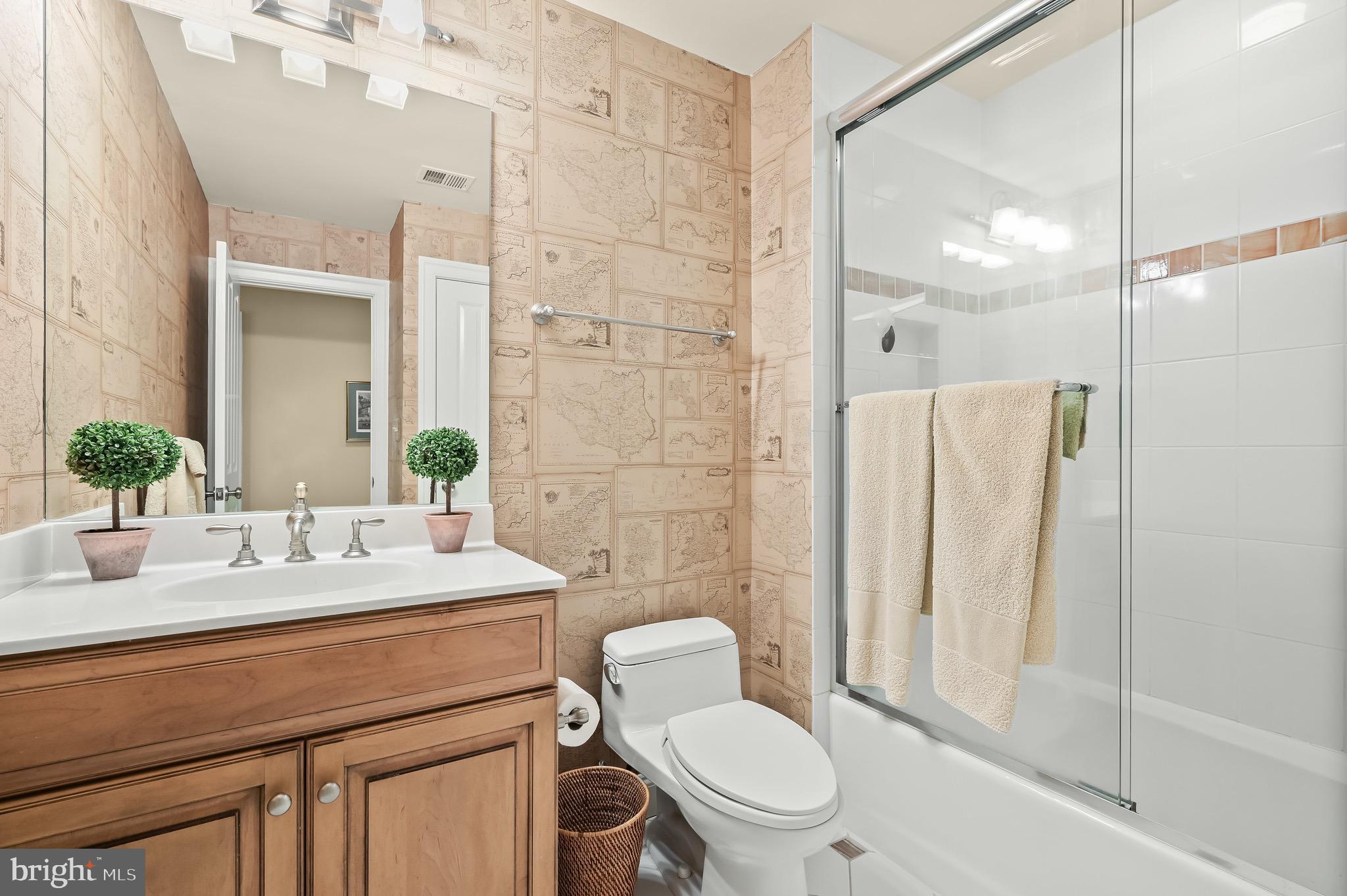 6939 Greentree Road Bethesda, MD 20817 - Photo 30 of 54 Hall Bathroom