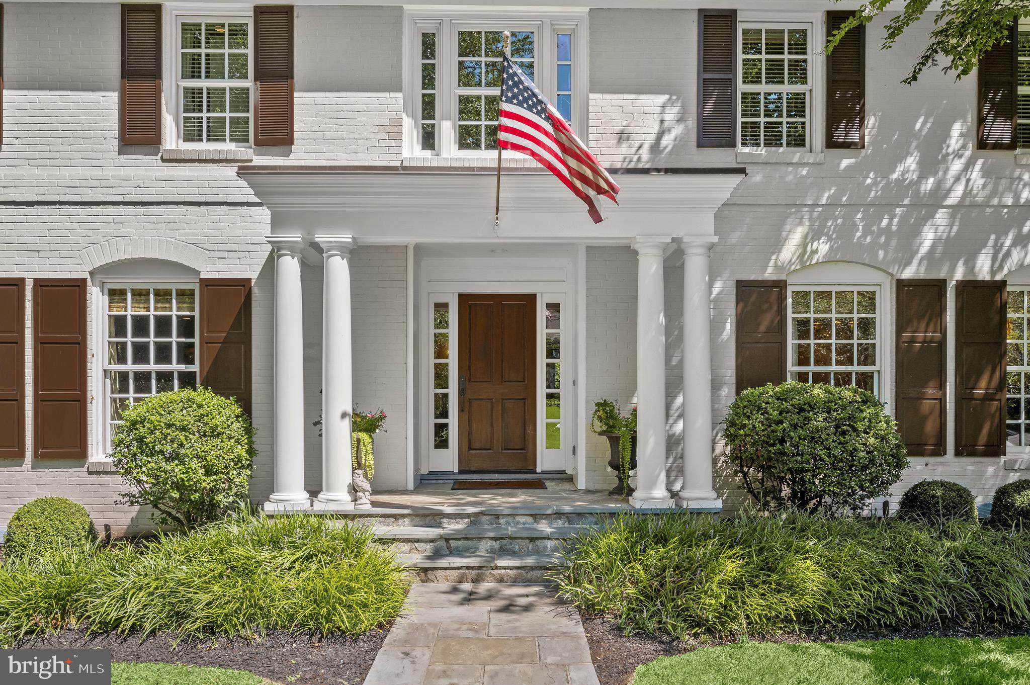 6939 Greentree Road Bethesda, MD 20817 - Photo 3 of 54 Portico