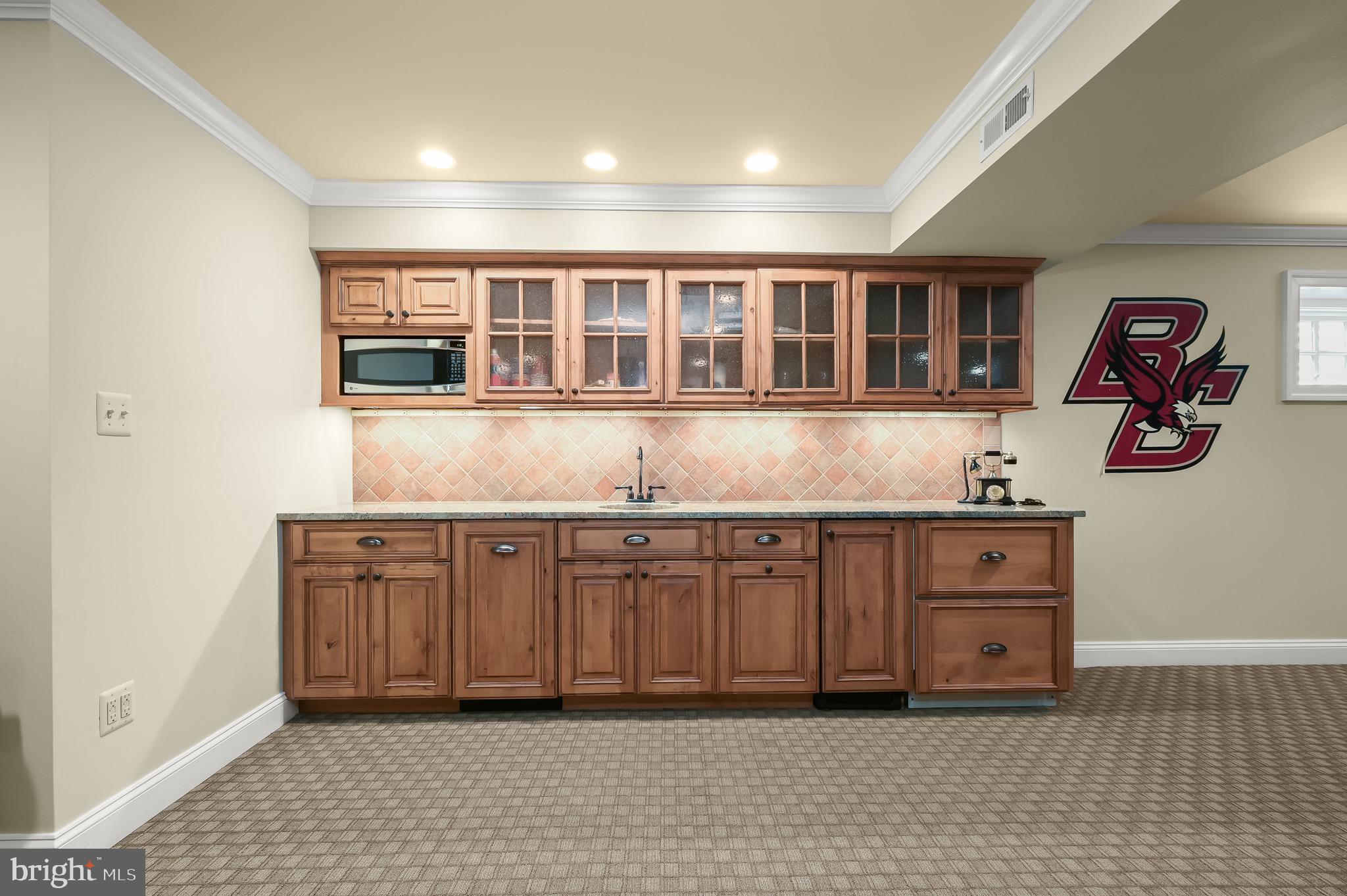 6939 Greentree Road Bethesda, MD 20817 - Photo 34 of 54 Wet Bar