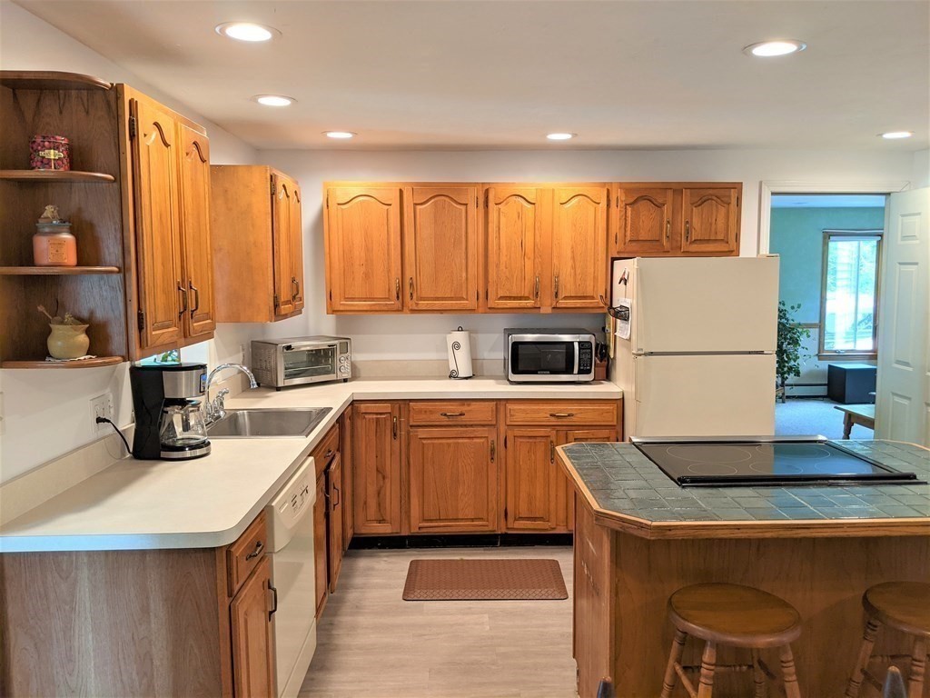 48 Clark Road Shirley, MA 01464 - Photo 8 of 42