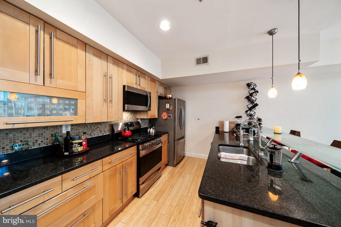 219 R Street Northeast, Unit A Washington, DC 20002 - Photo 6 of 14 Galley kitchen