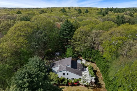 $950,000 | 38 River Run, East Greenwich, RI 02818