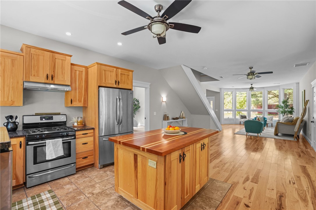 888 Plainfield Pike Coventry, RI 02827 - Photo 24 of 48