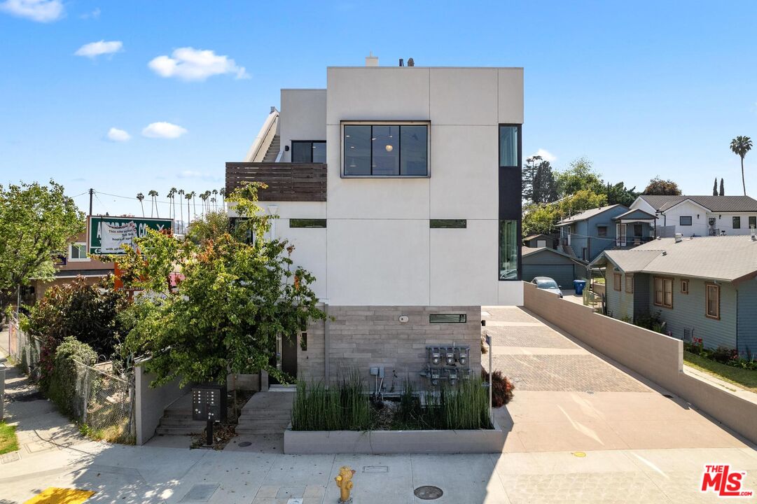 3290 North Canary Way  