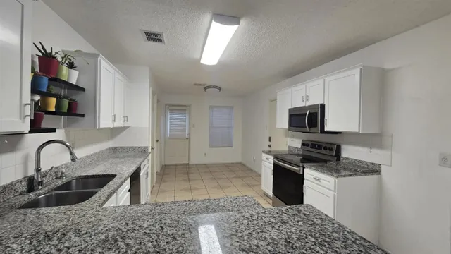 $315,000 | 808 Wilmor Court, Arlington, TX 76018