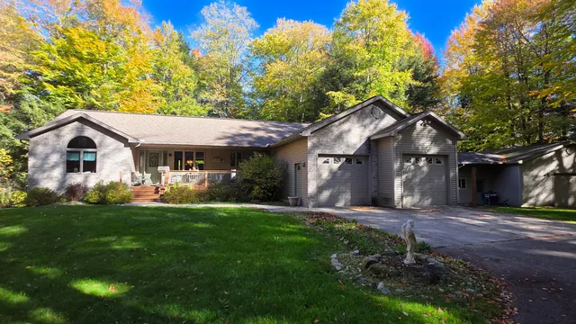 $499,900 | 8632 West Blanchard Road, Blanchard, MI 49310