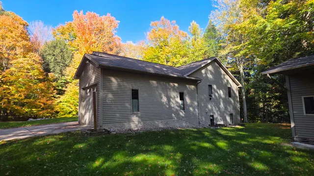 $499,900 | 8632 West Blanchard Road, Blanchard, MI 49310