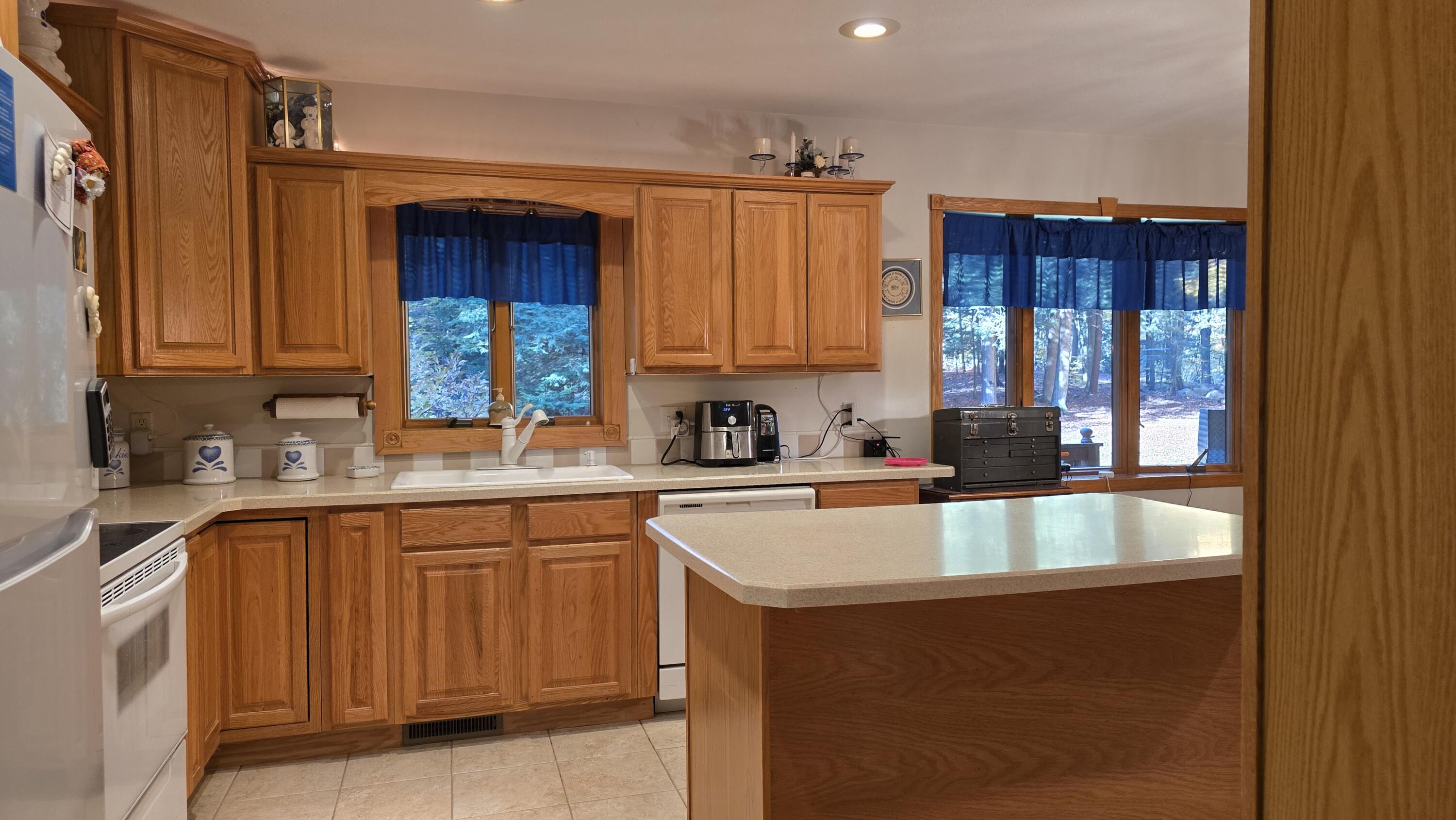 8632 West Blanchard Road Blanchard, MI 49310 - Photo 7 of 54 20251027_102222