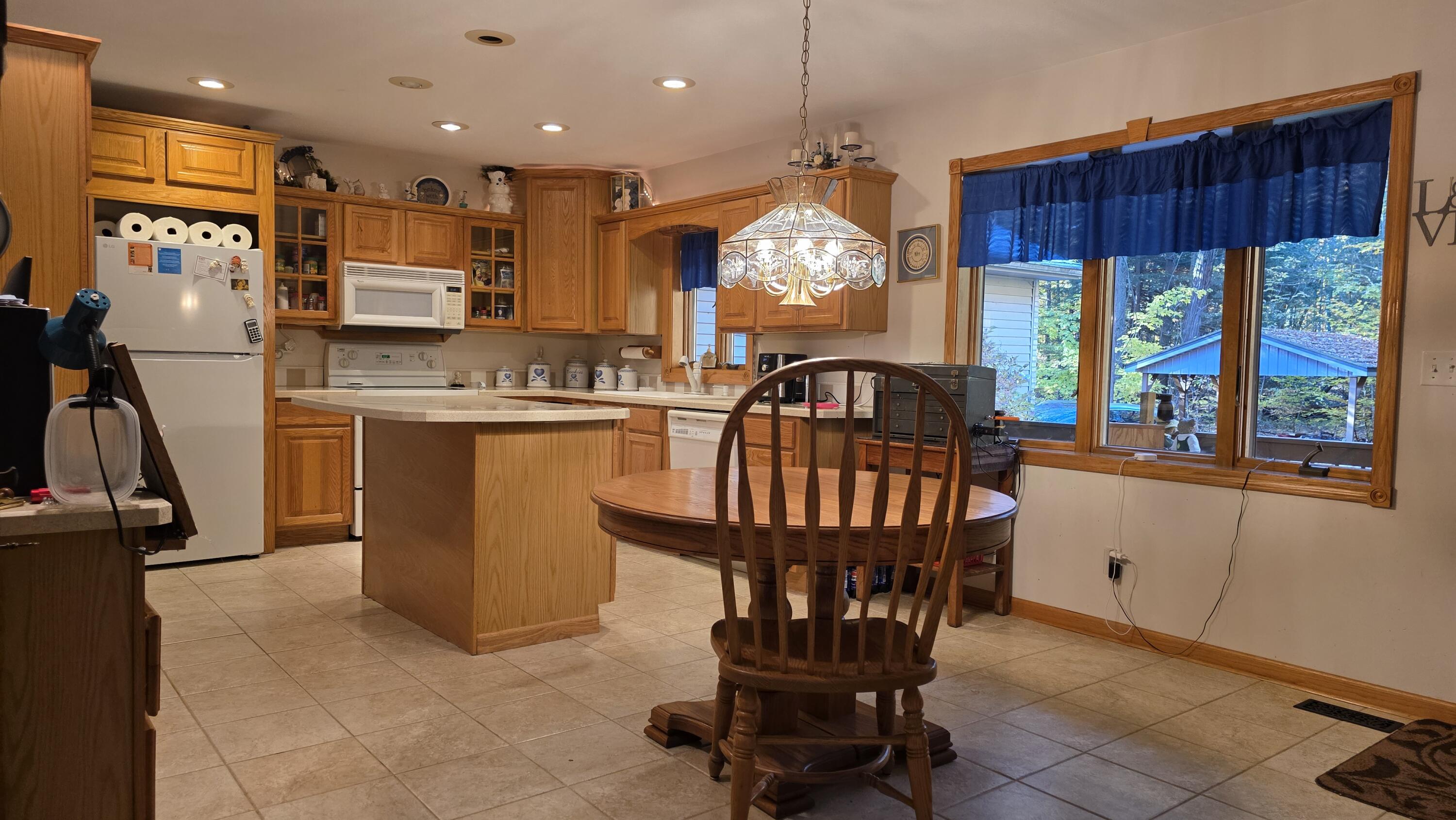 8632 West Blanchard Road Blanchard, MI 49310 - Photo 8 of 54 20251027_102200