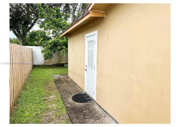 $1,200 | 2449 Northwest 73rd Avenue, Unit 2449, Sunrise, FL 33313
