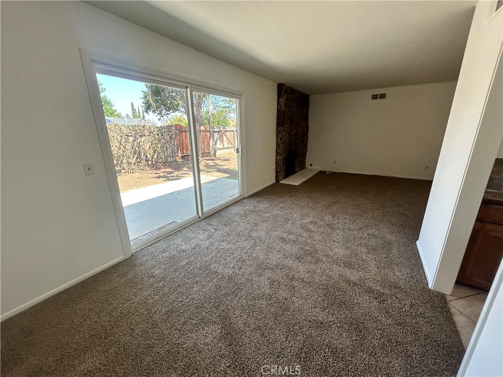 3385 Valencia Hill Drive Riverside, CA 92507 - Photo 6 of 20
