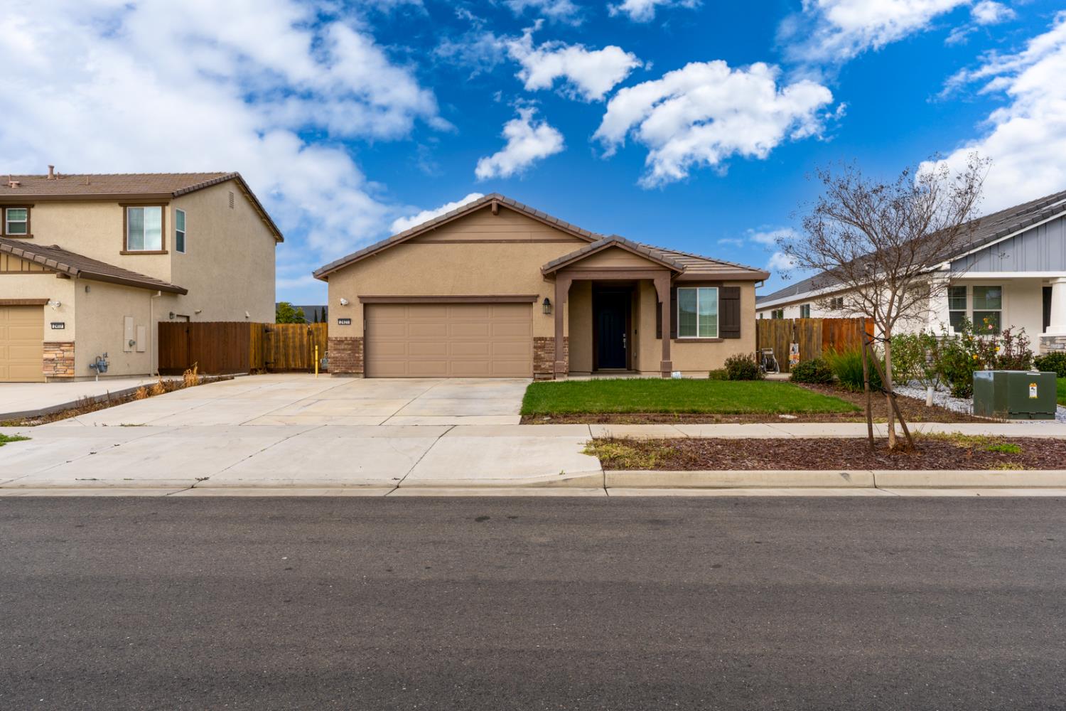 2421 Freestone Drive Merced, CA 95340 - Photo 3 of 31