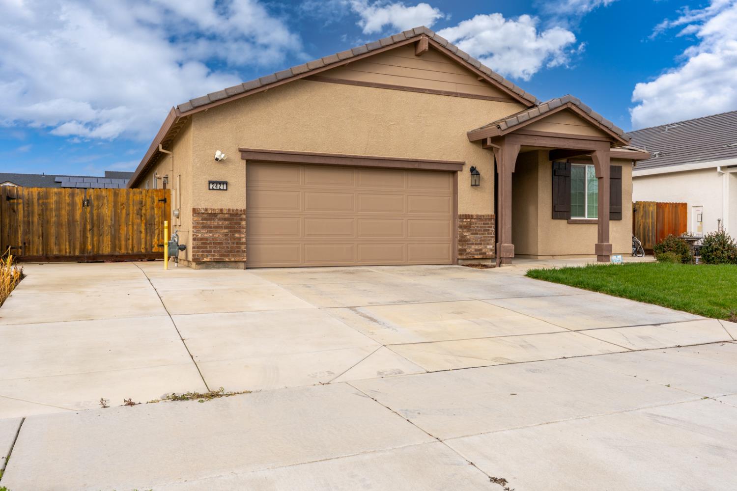 2421 Freestone Drive Merced, CA 95340 - Photo 4 of 31