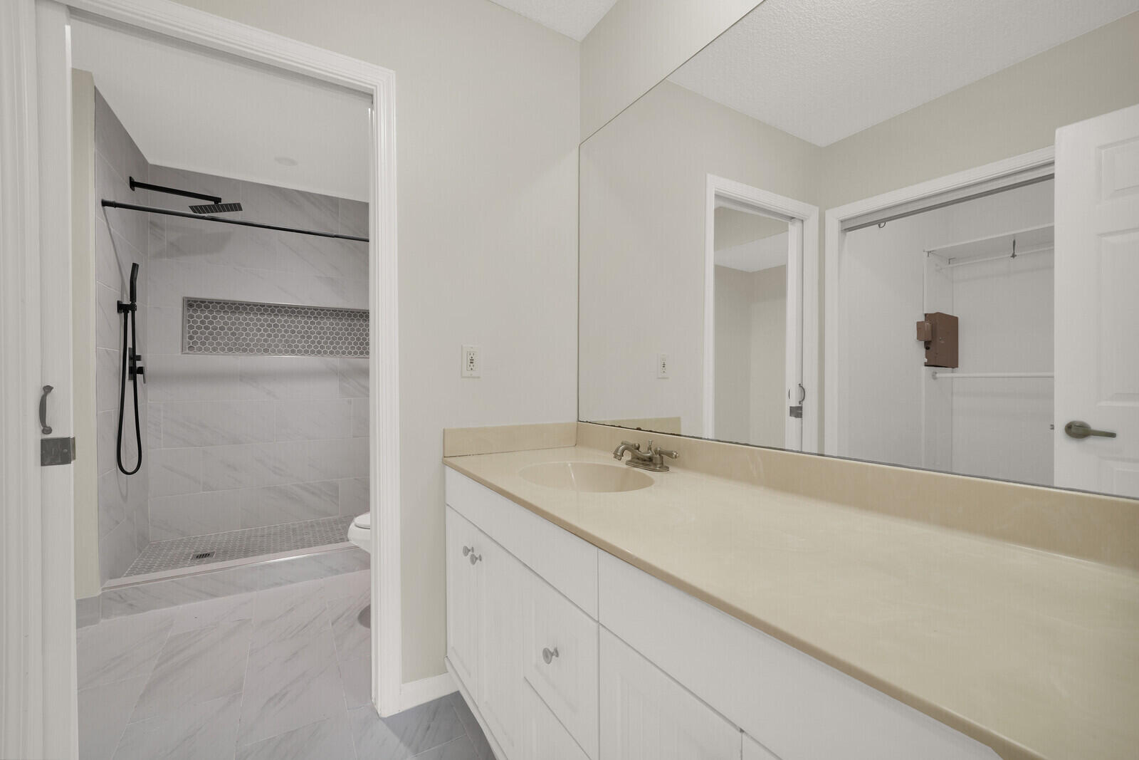 6371 Toulon Drive Boca Raton, FL 33433 - Photo 21 of 33 Primary Bathroom