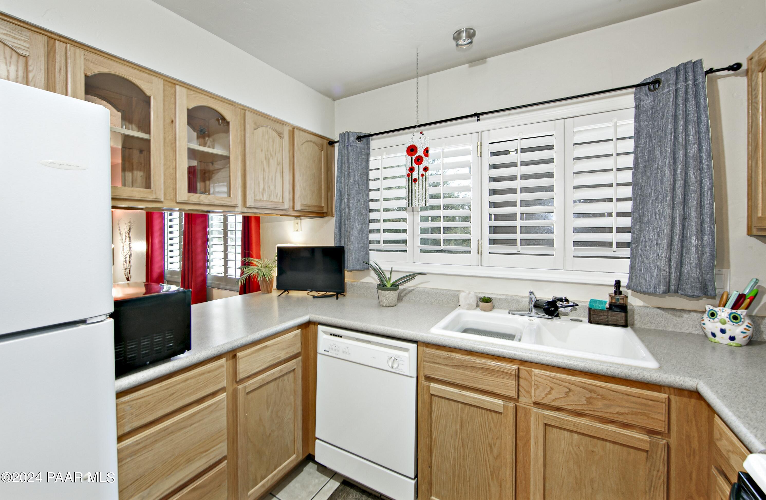 924 Old Stage Road, Unit C2 Prescott, AZ 86303 - Photo 7 of 20 Kitchen