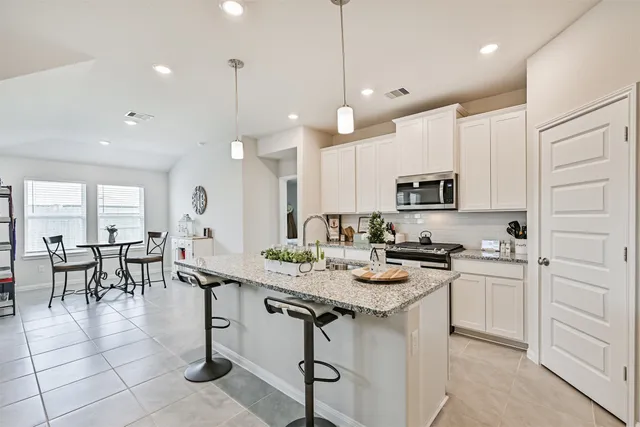 $279,000 | 10409 Deussen Lane, Texas City, TX 77591