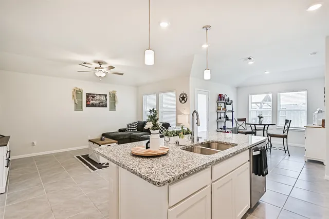 $279,000 | 10409 Deussen Lane, Texas City, TX 77591