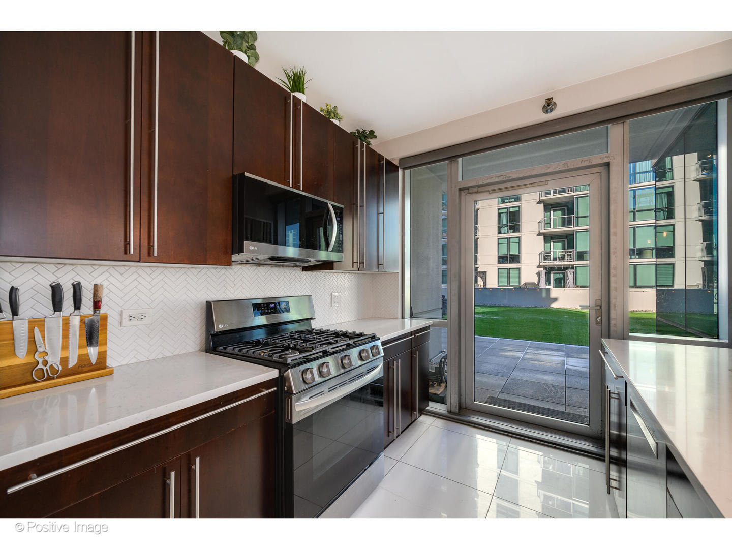125 South Green Street, Unit 303A Chicago, IL 60607 - Photo 14 of 33