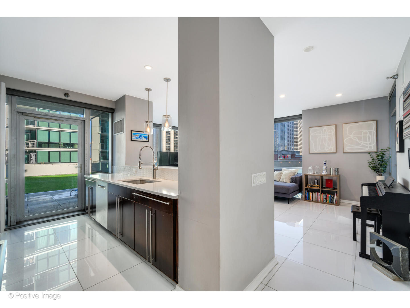125 South Green Street, Unit 303A Chicago, IL 60607 - Photo 5 of 33